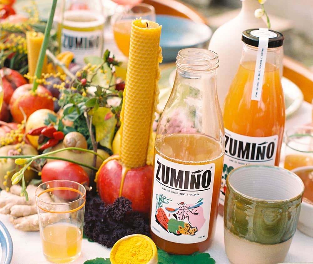 imagen zumo natural elaborado con materias primas producidas en galicia.